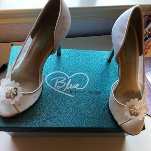 Blue by Betsey Johnson “Anise”